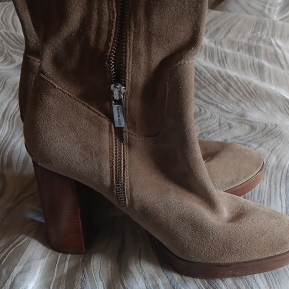 Brown Suede Women's Boots - Picture 1 of 8